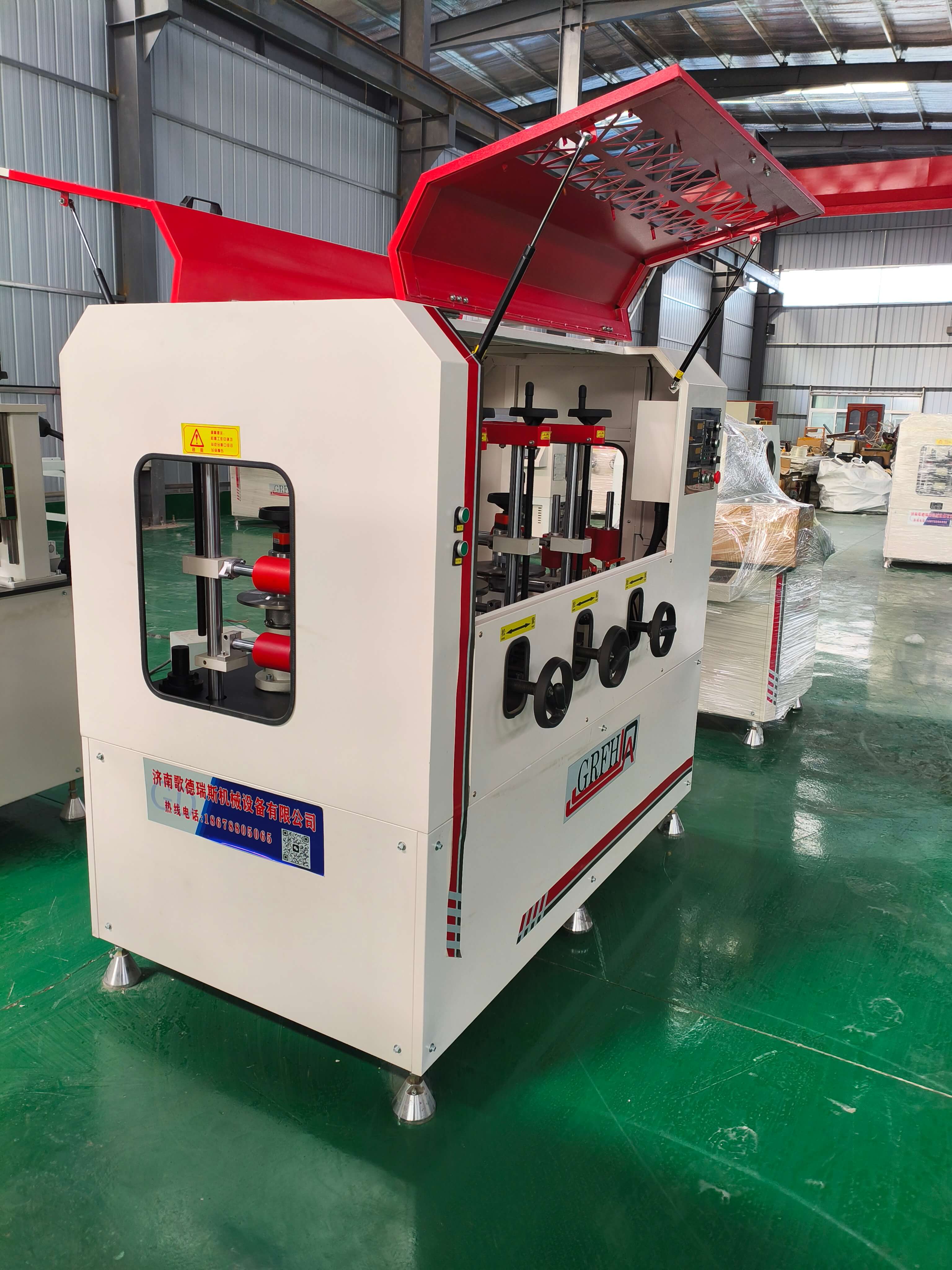 在什么情況下需要更換滾壓復(fù)合機(jī)的刀盤？