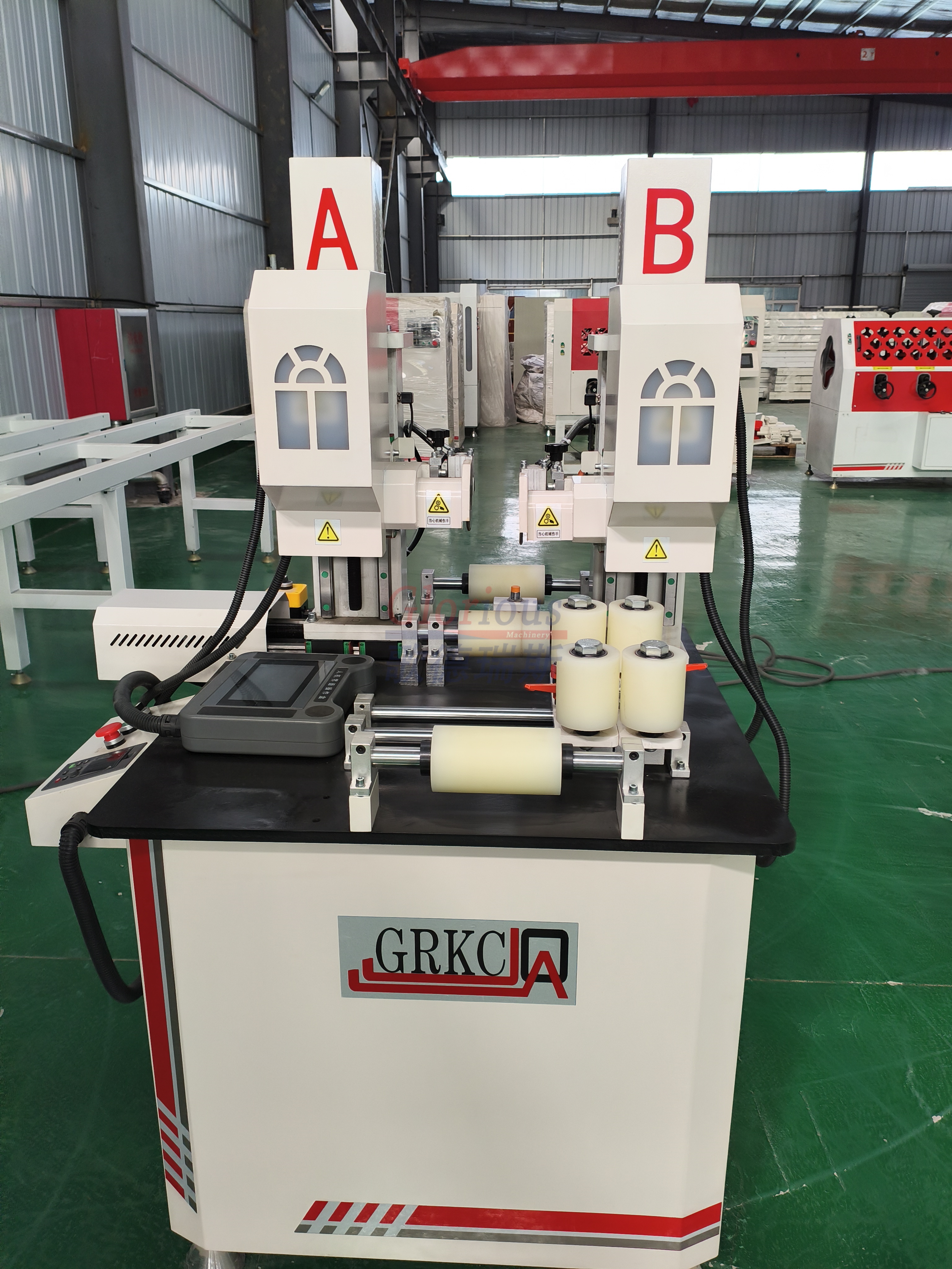 開齒穿條一體機(jī)概述