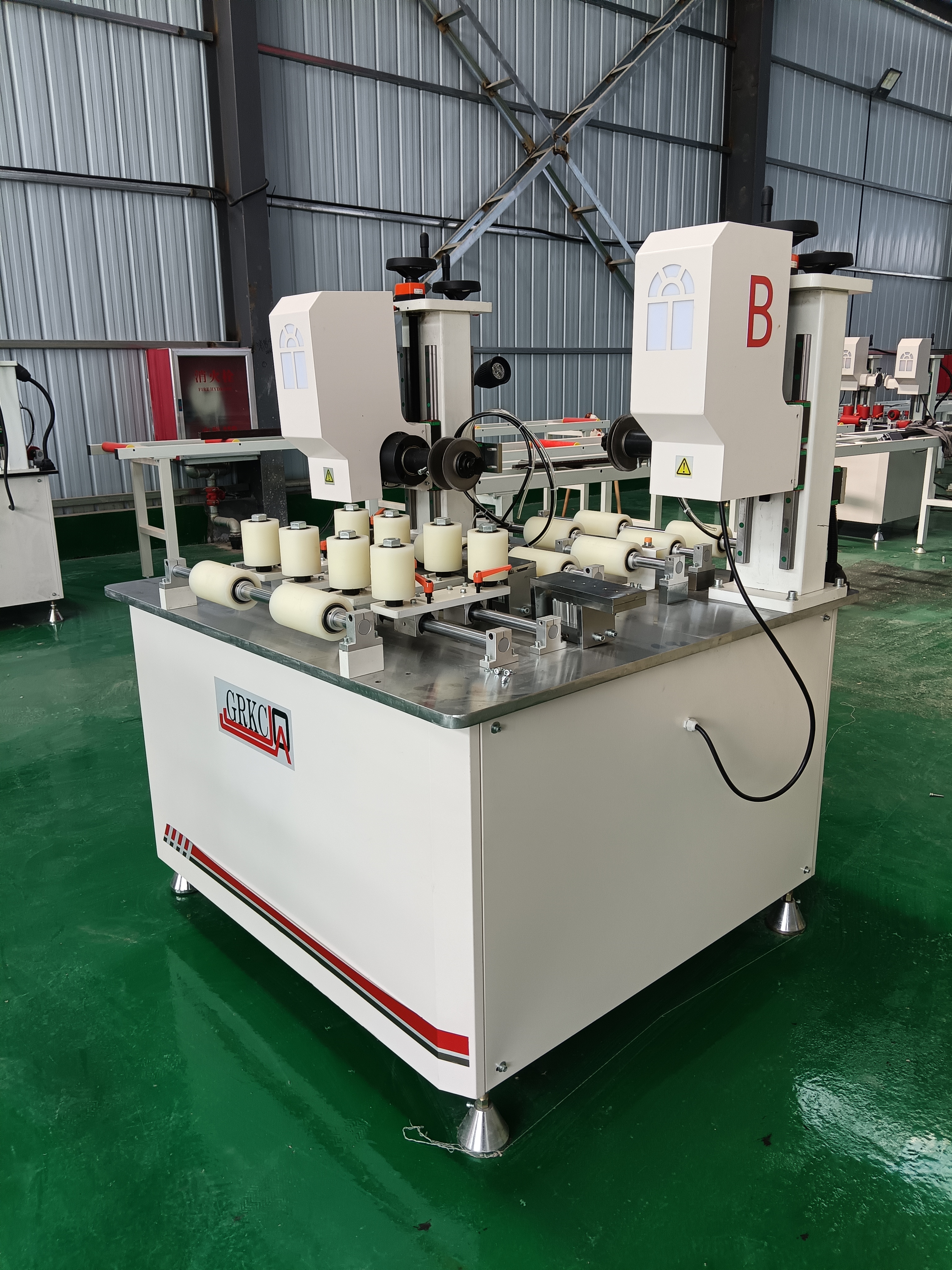 如何提高開齒穿條一體機(jī)的加工效率